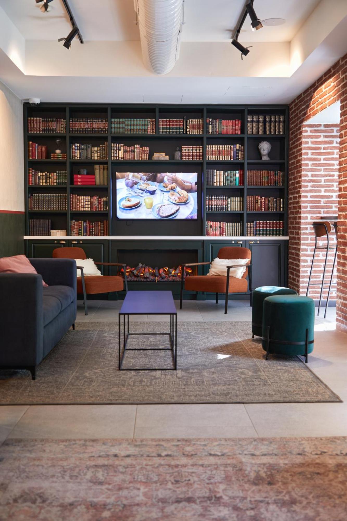 Latroupe Prado Hostel Μαδρίτη Εξωτερικό φωτογραφία